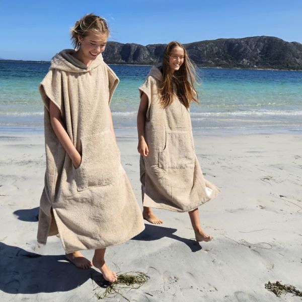  "Hoddevika" Surfeponcho Sand S/M og M/L 